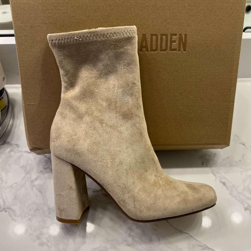 Steve Madden Lynden Bootie - Picture 5 of 6